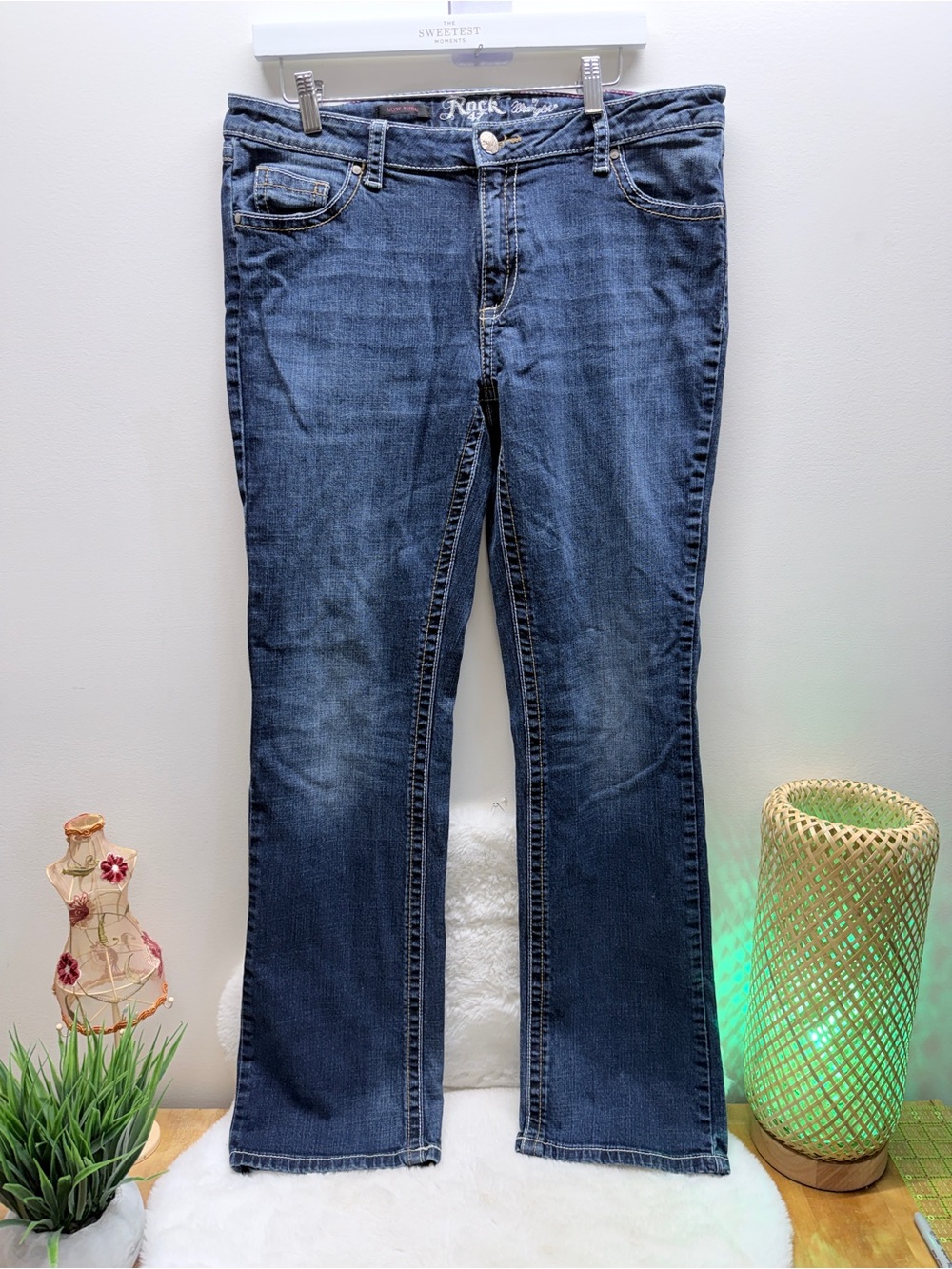 Rock & Republic 32”W x 32.5”L Indigo Bootcut Jeans 98% Cotton 🌎